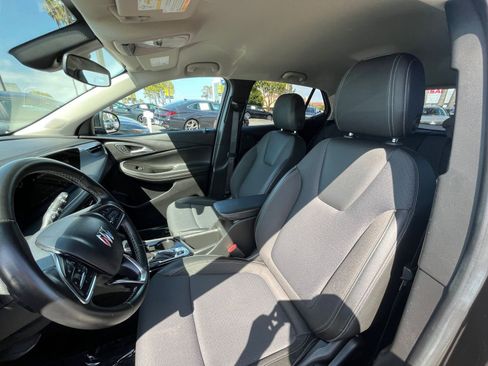 Used 2025 Buick Encore GX Preferred AWD/4WD image 37