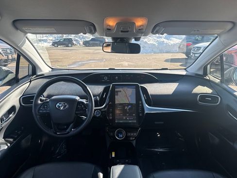 Used 2021 Toyota Prius Prime XLE image 3