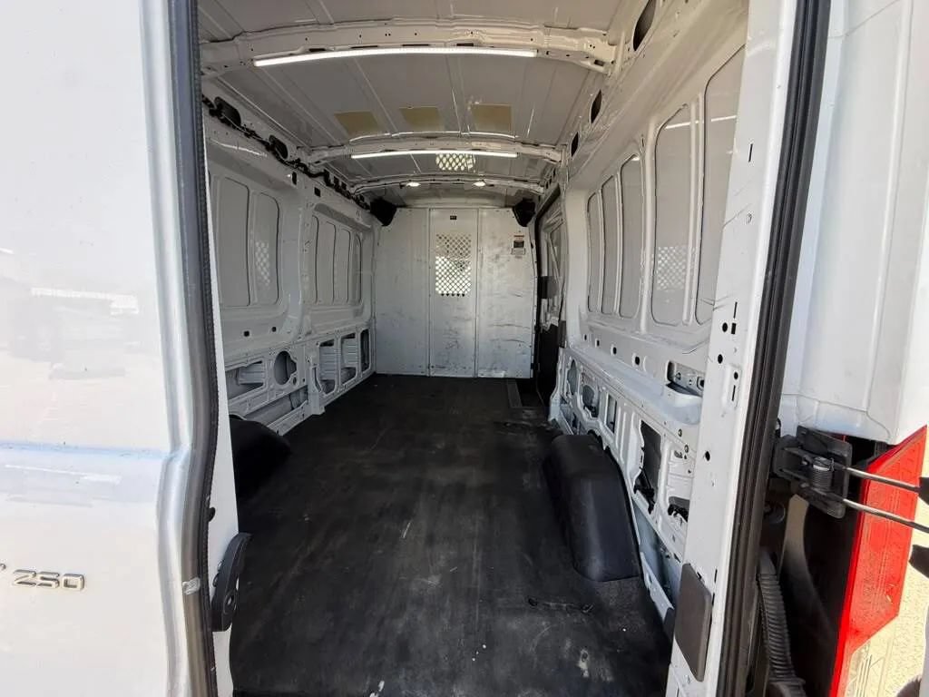 Used 2023 Ford Transit 250 Medium Roof AWD image 37