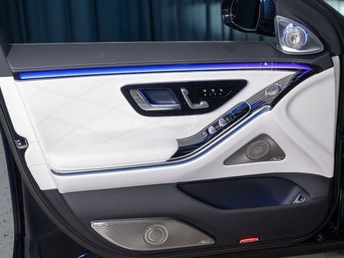 New 2025 Mercedes-Benz Maybach S 680 4MATIC image 13