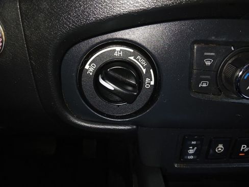 Used 2023 Nissan Frontier SV w/ SV Convenience Package image 19