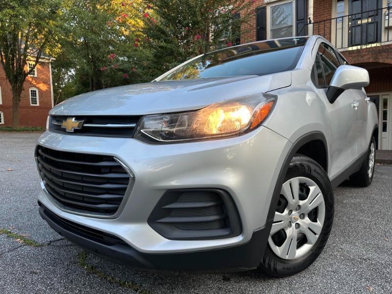 Used 2017 Chevrolet Trax LS FWD image 2