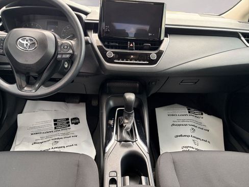 Used 2024 Toyota Corolla LE image 11