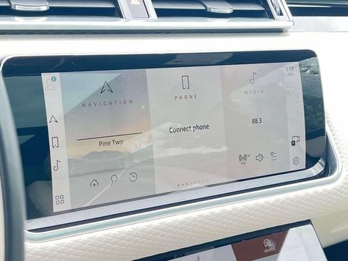 Used 2022 Land Rover Range Rover Velar R-Dynamic S AWD/4WD image 18