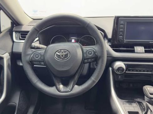Used 2021 Toyota RAV4 XLE FWD image 18