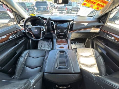 Used 2018 Cadillac Escalade Premium Luxury AWD/4WD image 43