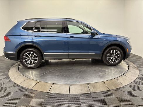 Used 2020 Volkswagen Tiguan SE w/ Panoramic Sunroof Package AWD/4WD image 17