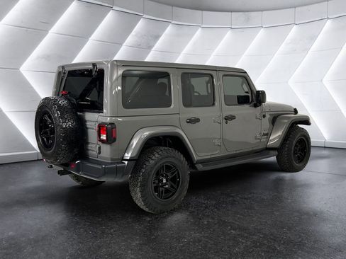 Used 2019 Jeep Wrangler Unlimited Sahara image 4