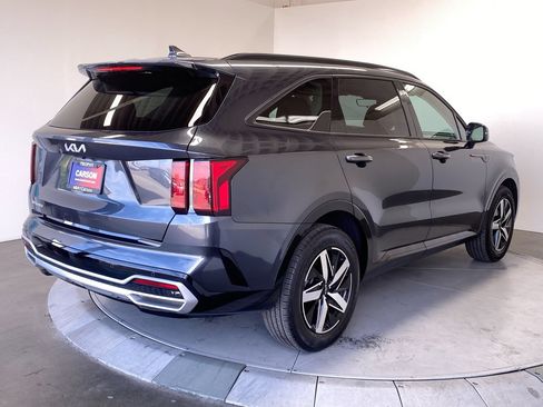 Used 2023 Kia Sorento S w/ Panoramic Sunroof Package FWD image 5