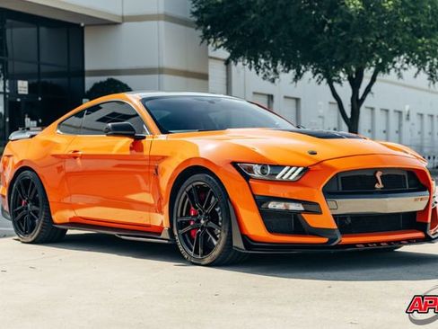 Used 2020 Ford Mustang Shelby GT500 w/ Technology Package RWD image 6