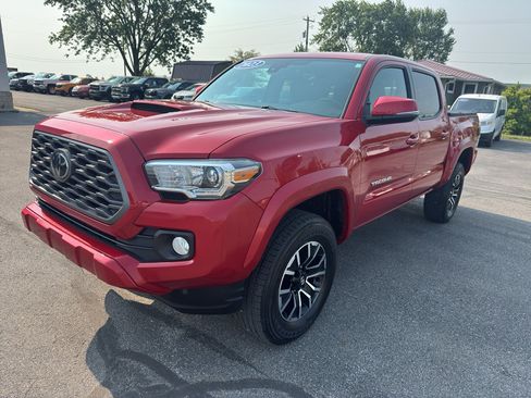 Used 2023 Toyota Tacoma TRD Sport AWD/4WD image 6