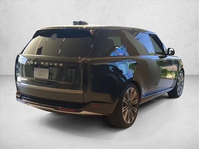 New 2026 Land Rover Range Rover Long Wheelbase SE AWD/4WD image 2