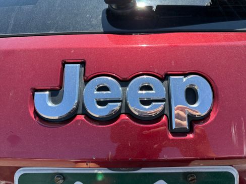 Used 2015 Jeep Grand Cherokee Limited w/ Luxury Group II AWD/4WD image 22