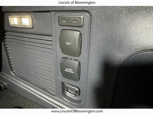 Used 2025 Lincoln Navigator Reserve image 28