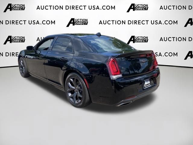 Used 2023 Chrysler 300 S w/ Comfort Group RWD image 5