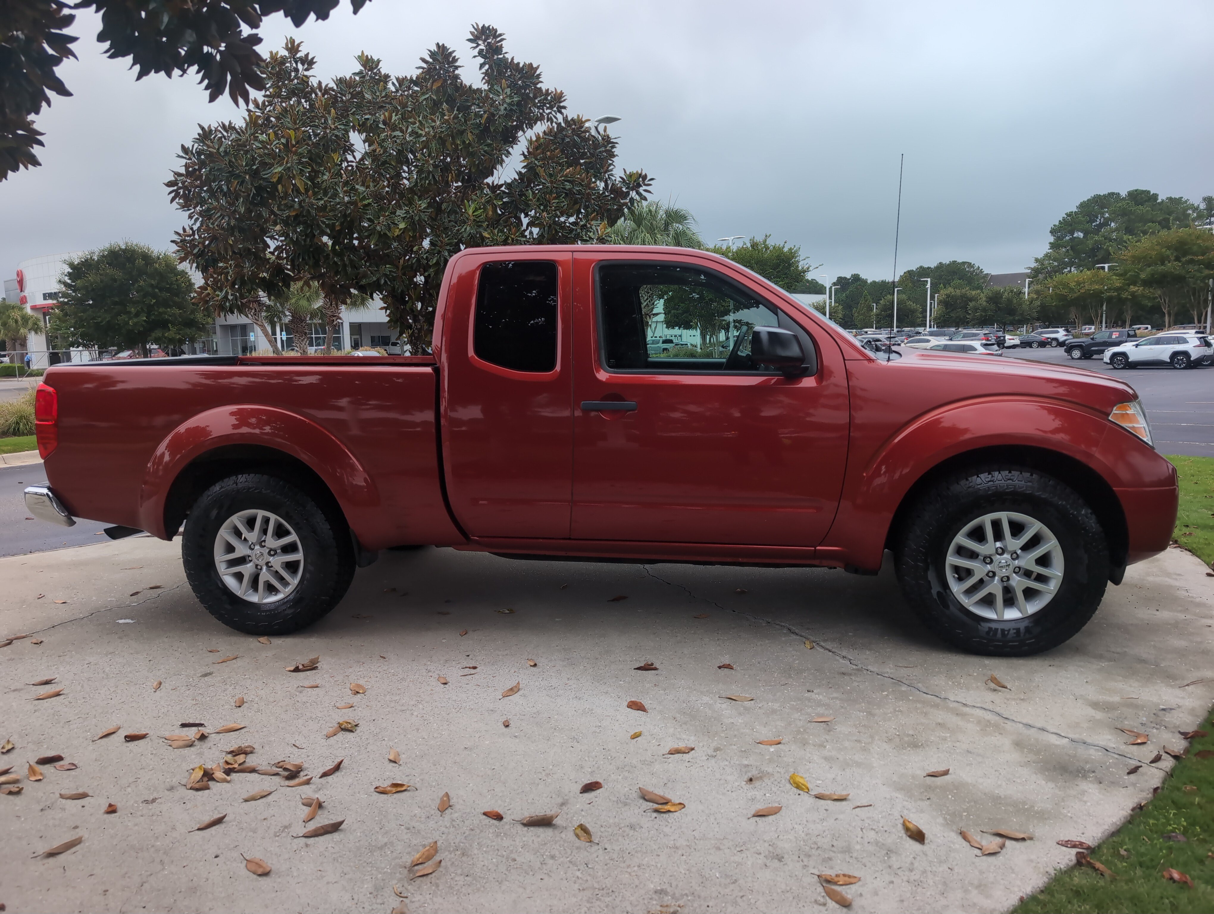Used 2017 Nissan Frontier SV RWD image 11