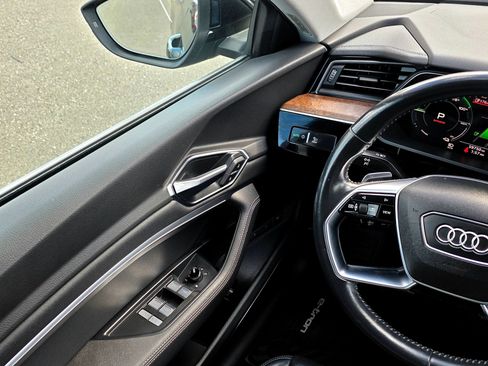 Used 2019 Audi e-tron Premium Plus AWD/4WD image 25