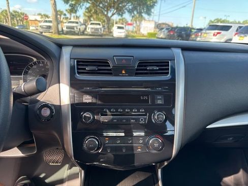 Used 2013 Nissan Altima 2.5 S FWD image 25