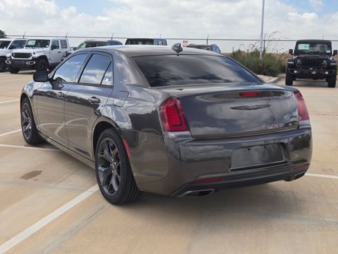 Used 2023 Chrysler 300 Touring w/ Sport Appearance Package RWD image 5