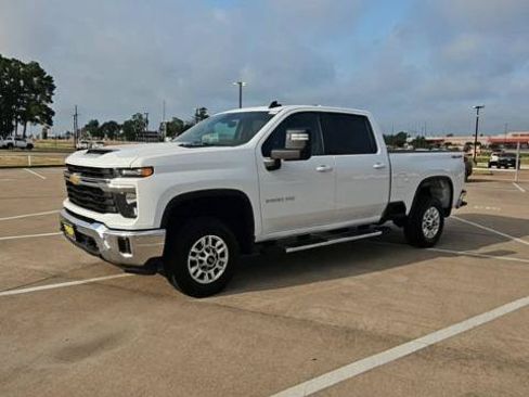 Certified 2025 Chevrolet Silverado 2500 LT w/ Convenience Package AWD/4WD image 4