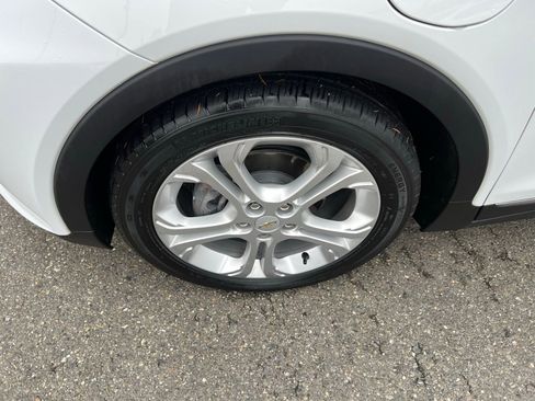 Used 2020 Chevrolet Bolt LT image 9