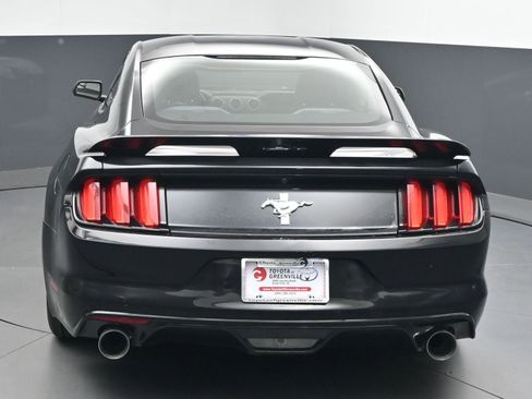 Used 2015 Ford Mustang Coupe image 7