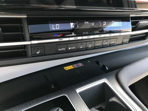 Certified 2025 Toyota Sienna XLE AWD/4WD image 20