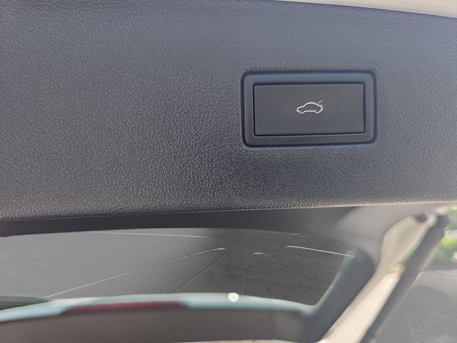 Used 2024 Volkswagen Tiguan SE FWD image 29