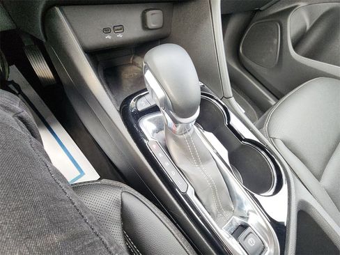 Used 2024 Buick Encore GX Sport Touring image 19