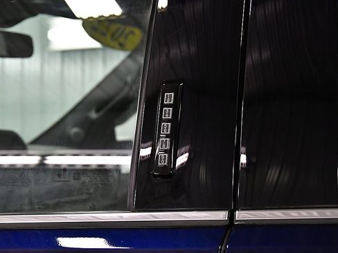 Used 2022 Ford F150 Platinum w/ Equipment Group 701A High image 17