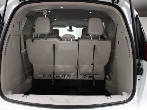 Used 2021 Chrysler Voyager Lxi FWD image 13