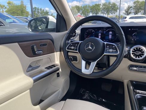 Certified 2023 Mercedes-Benz GLA 250 4MATIC w/ Premium Package image 3