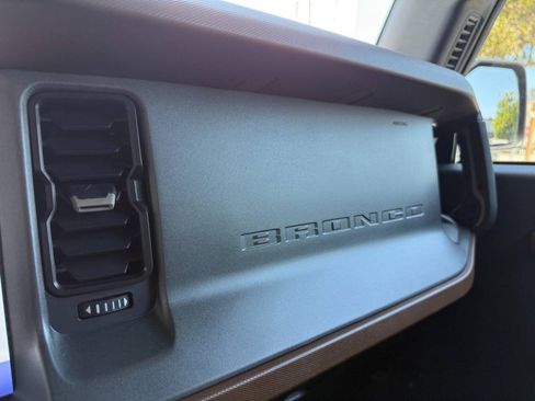 Used 2024 Ford Bronco Outer Banks AWD/4WD image 51