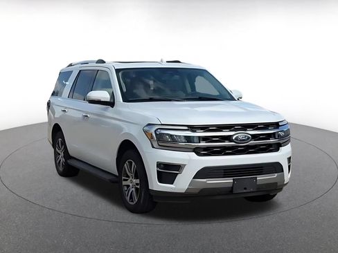 Used 2024 Ford Expedition Limited AWD/4WD image 3