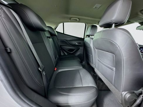 Used 2022 Buick Encore Preferred w/ Safety Package image 27