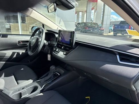 Used 2023 Toyota Corolla LE image 29