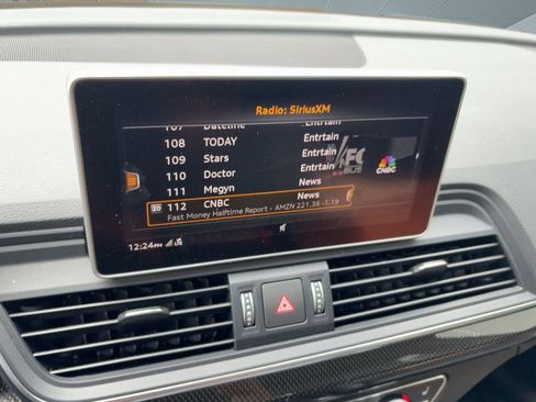 Used 2020 Audi SQ5 Premium Plus w/ Premium Plus Package image 24