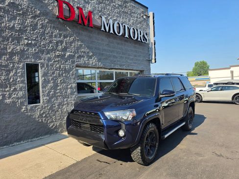 Used 2020 Toyota 4Runner SR5 Premium w/ Moonroof Package AWD/4WD image 21