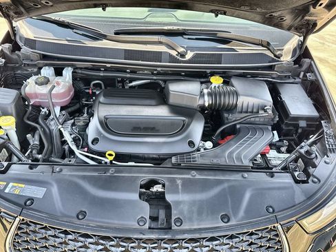 Used 2023 Chrysler Pacifica Touring-L FWD image 25