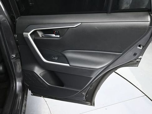 Used 2022 Toyota RAV4 XLE AWD/4WD image 29