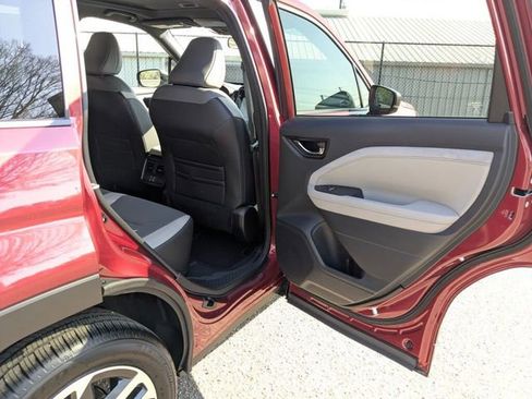 Certified 2025 Subaru Forester Limited image 38