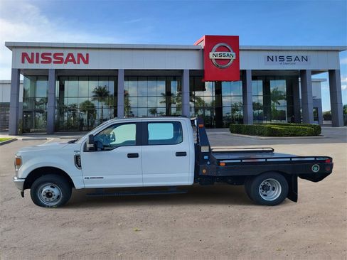 Used 2022 Ford F350 XL w/ Power Equipment Group image 3