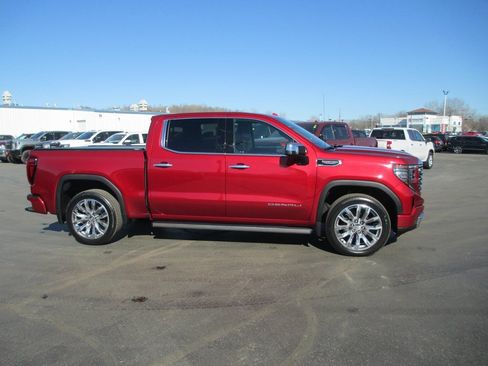 Used 2024 GMC Sierra 1500 Denali image 3
