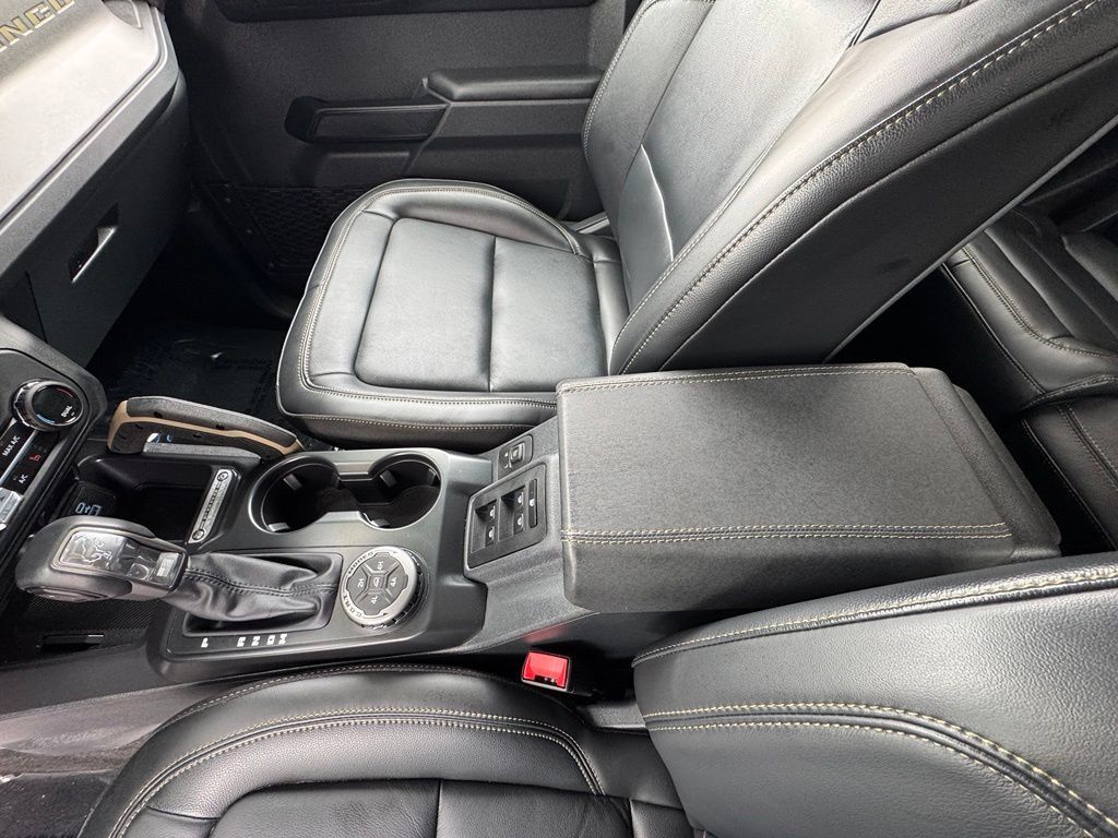 Used 2025 Ford Bronco Badlands AWD/4WD image 22