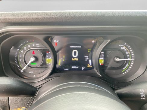 Used 2024 Jeep Wrangler Unlimited AWD/4WD image 20