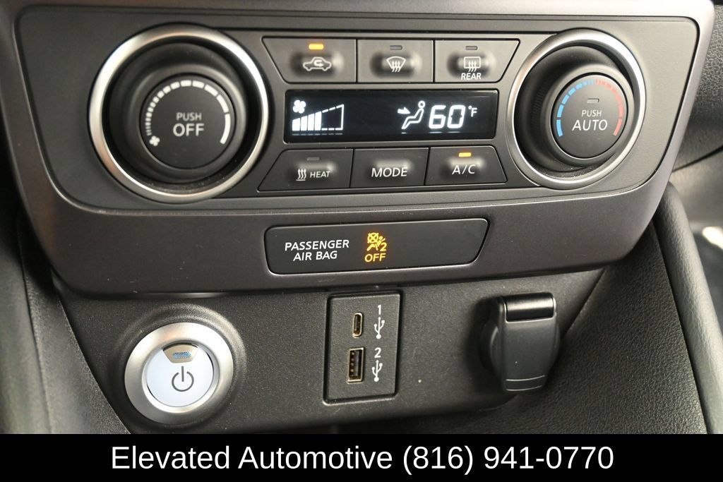 Used 2025 Nissan Leaf S FWD image 11