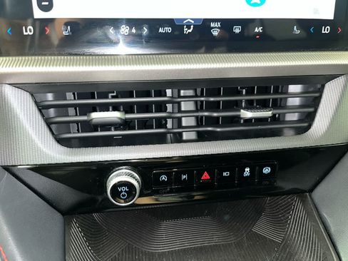 Used 2025 Ford Explorer ST-Line AWD/4WD image 21