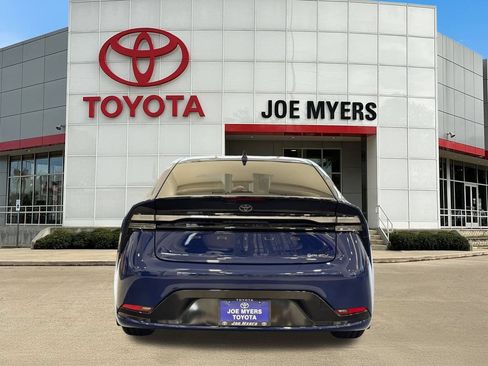 New 2026 Toyota Prius Plug-In Hybrid FWD image 18
