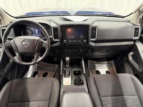 Used 2022 Nissan Frontier SV image 4