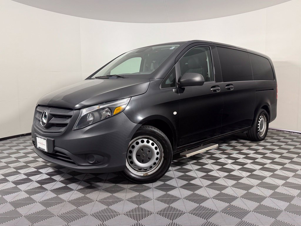 Used 2018 Mercedes-Benz Metris Passenger image 1